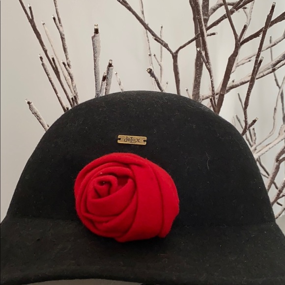 100% Wool Melon Hat with a red rose 🌹 Vintage - Picture 2 of 3